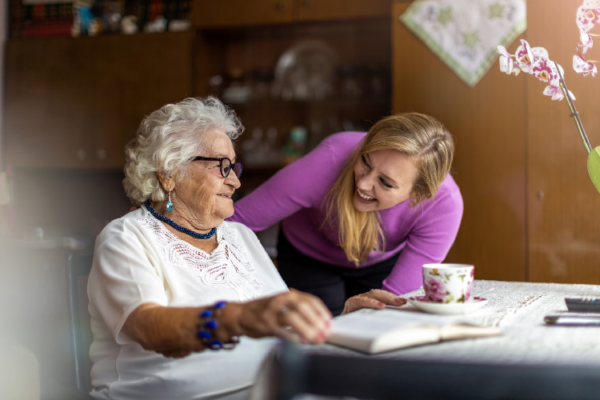 Altersheim: Betreuung und Pflege im Alter